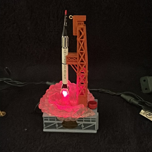 Space program Six Vintage Hallmark Ornaments. Lights and Lights and Sound - Picture 6 of 10